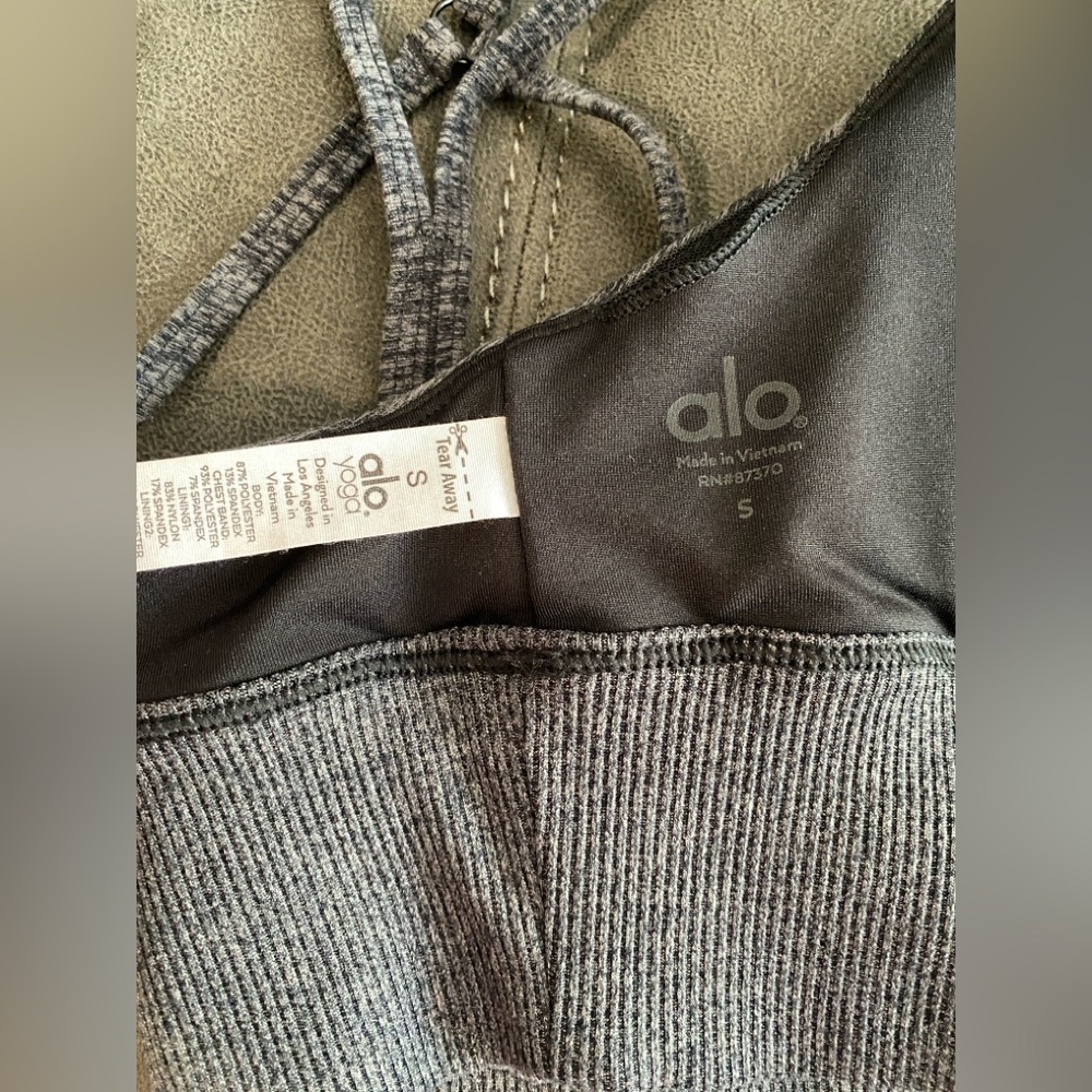 ALO Yoga Alosoft black heather sports bra SM - Picture 3 of 3